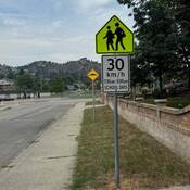 Picture of school zone traffic sign