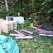 Metal cylinders containing cocaine were delivered to a residence in Saint-Sauveur.