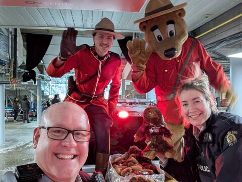 Cst Neustaeter and Cst Rissanen with Safety Bear