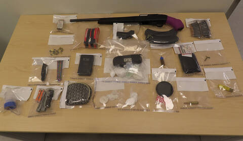 Seized Items - Objets Saisis