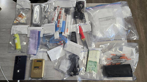Seized objects - objets saisis